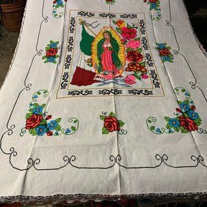 Mantel punto de cruz artesanal "Virgen de Gpe"